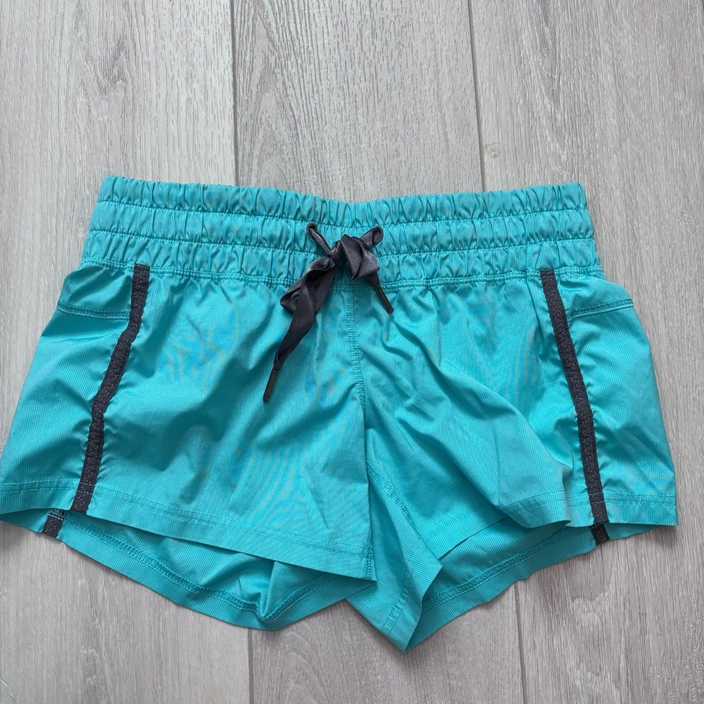 Lululemon blue shorts size 4